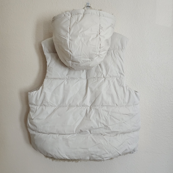 Universal Thread Faux Fur Puffer Vest NWT Teddy Cream - Picture 4 of 11